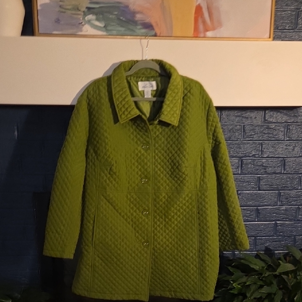 Kendra Scott, Beautiful Green.  Quilted Puffer Jacket
